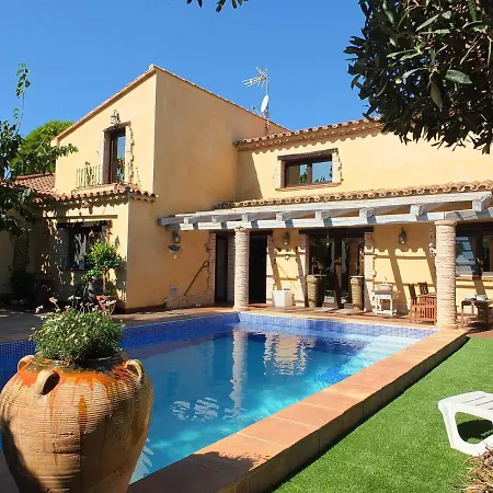 Tranquila A Charming 4bedroom With Air-conditioning & Private Swimming Pool Villa